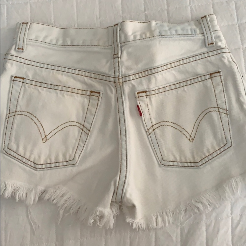 Levi’s Daisy Shorts
